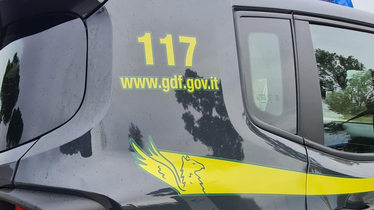 Uno studio dentistico abusivo è stato sequestrato a Roma dalla Guardia di Finanza che ha denunciato tre persone