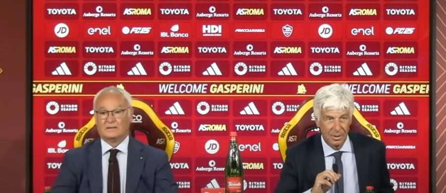 Gian Piero Gasperini nella sua conferenza stampa di presentazione da allenatore della Roma. Al suo fianco Claudio Ranieri