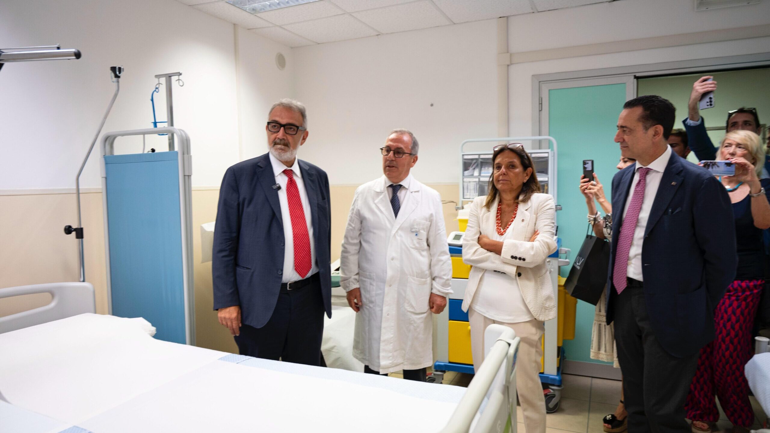 Il presidente della Regione Lazio Francesco Rocca in visita nei nuovi reparti dell'ospedale di Rieti