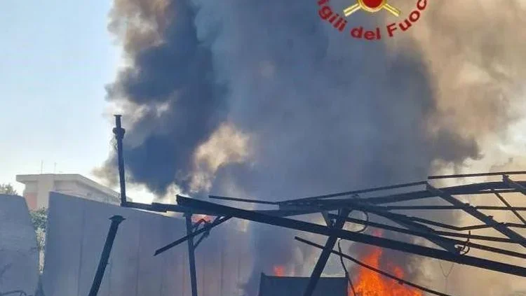 Il distributore di via dei Gordiani dove si è verificata l'esplosione a Roma che ha fatto 45 feriti