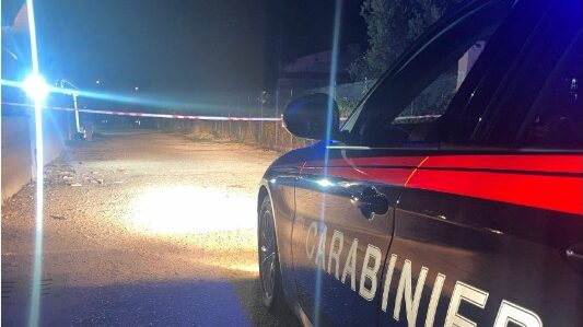 Un' auto dei carabinieri di Latina dove nella notte tra domenica 7 e lunedì 8 settembre si è verificata l'esplosione di un ordigno in via Darsena
