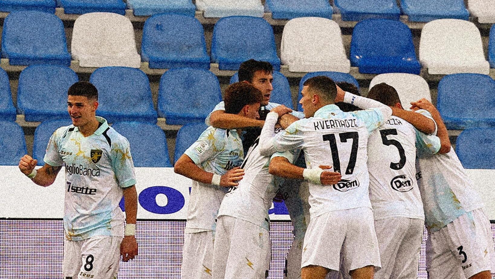 Un gol di Koutsoupias regala 3 punti al Frosinone che si impone 0-1 in casa della Reggiana salendo al secondo posto in classifica