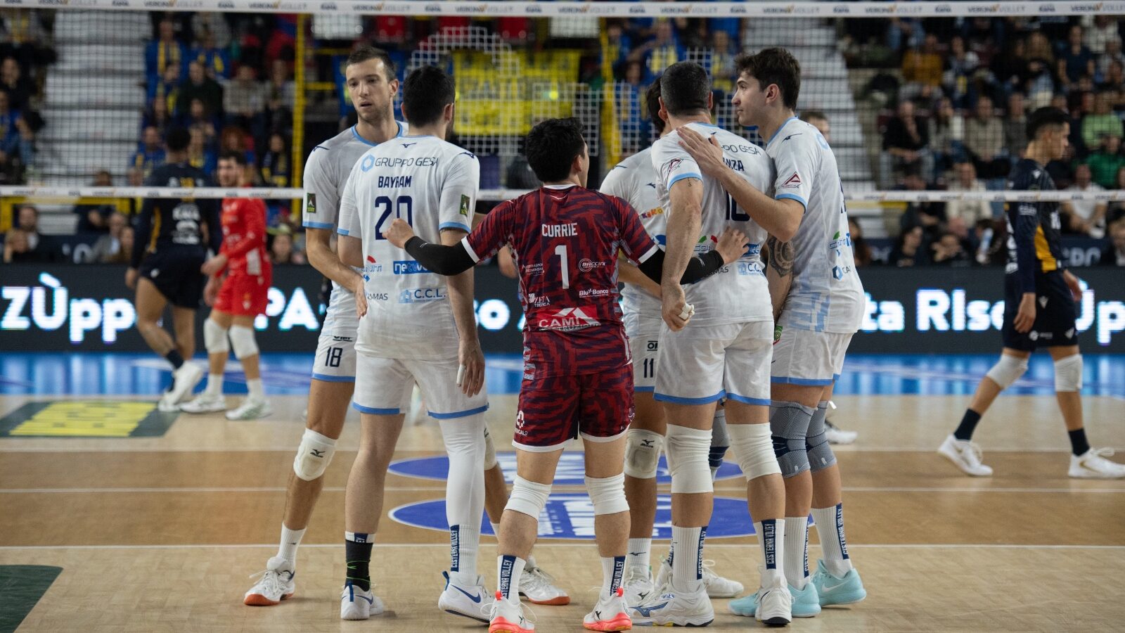 Nel turno infrasettimanale del campionato di pallavolo maschile di SuperLega Verona batte Cisterna Volley 3-0