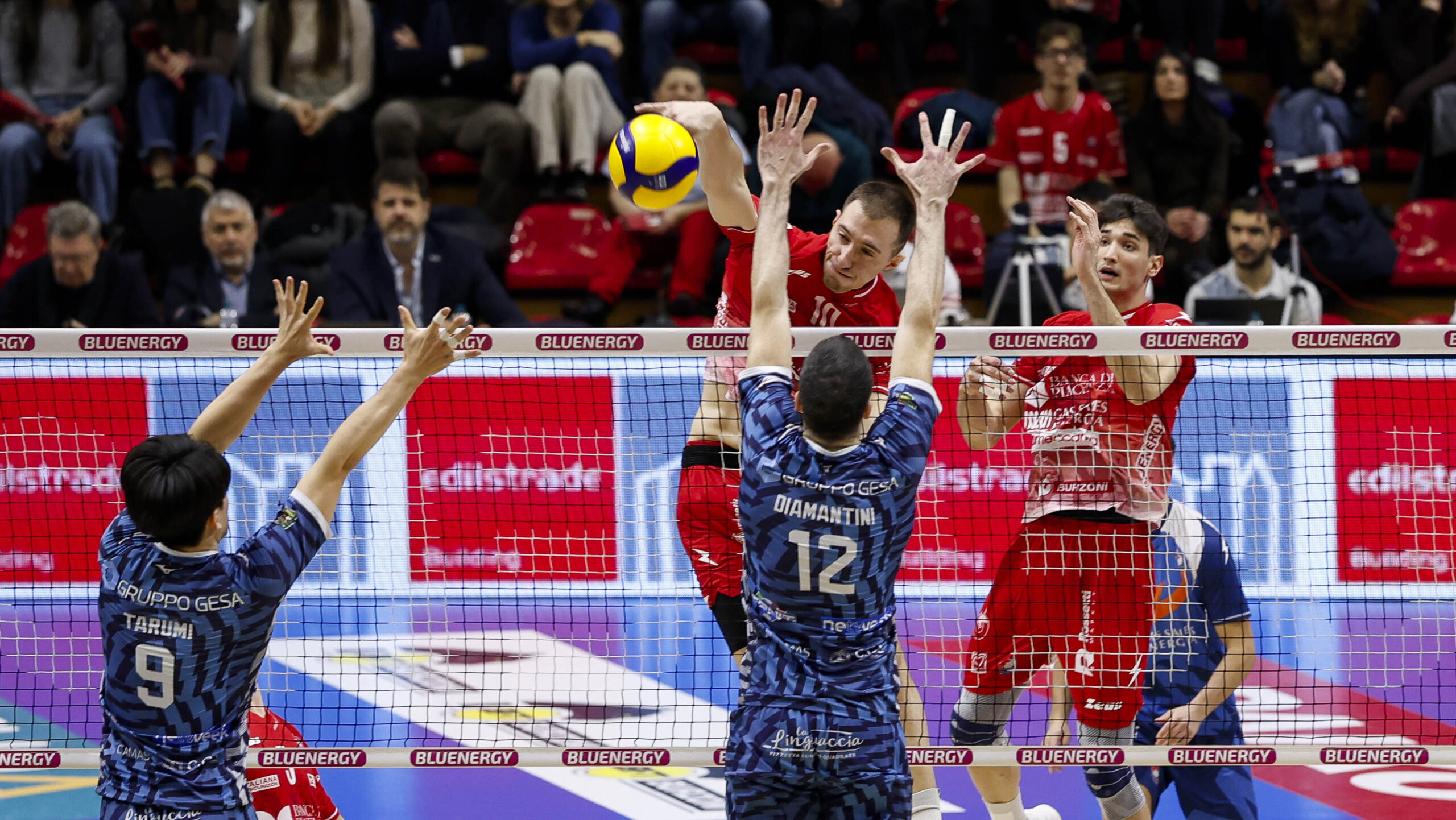 Altra sconfitta in SuperLega per Cisterna che viene battuta da Piacenza in tre set. Dopo la pausa per la Coppa Italia di nuovo sul taraflex