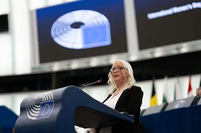 Lotta al cyberbullismo al centro della Giornata Internazionale delle Donne celebrata in Parlamento a Strasburgo