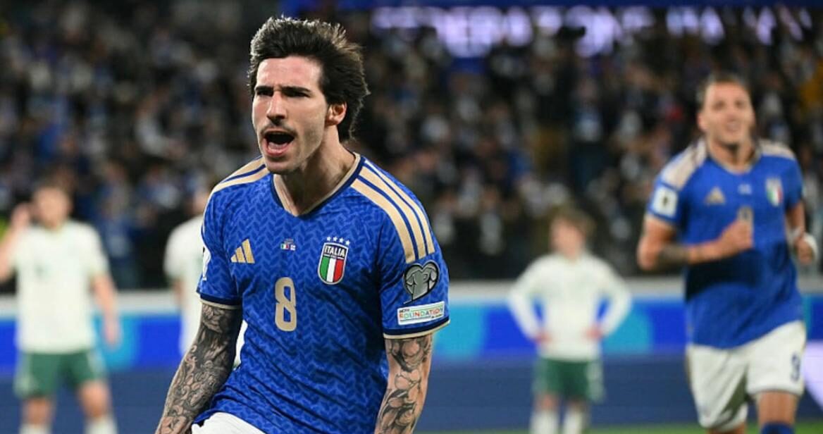 Sandro Tonali esulta dopo il gol dell'1 a 0 (fonte foto: OneFootball)