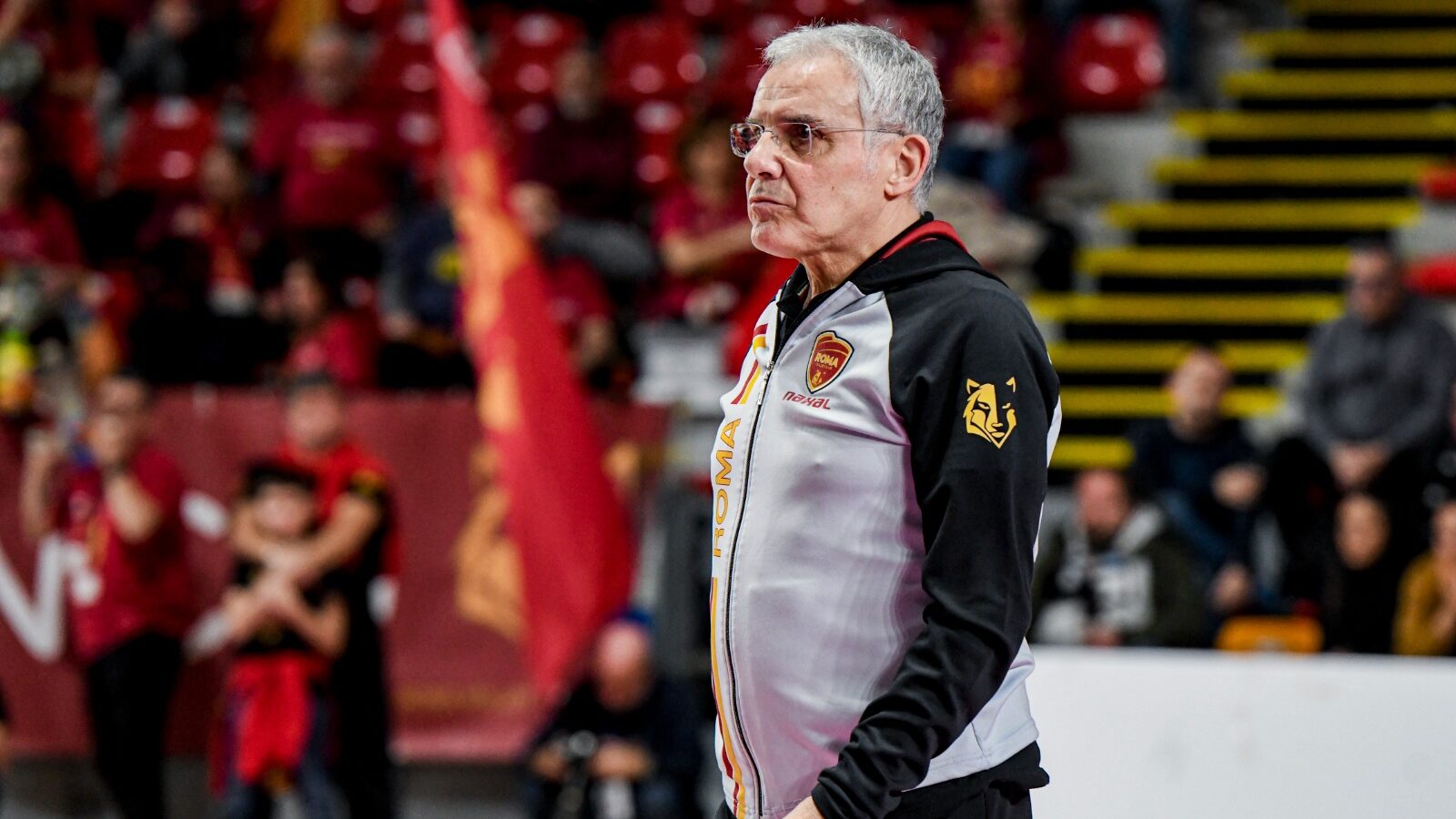 Il nuovo direttore tecnico della Roma Volley è Giuseppe Cuccarini che è stato allenatore della squadra nelle ultime quattro stagioni