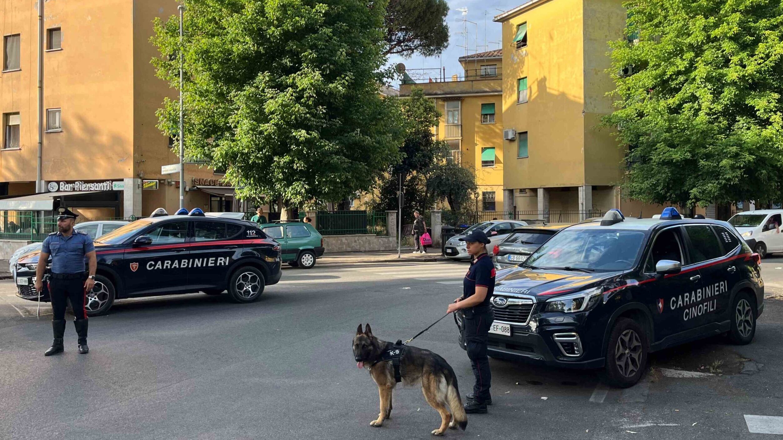 I carabinieri hanno effettuato un servizio straordinario di controllo a Ostia che ha portato a tre arresti e 12 denunce