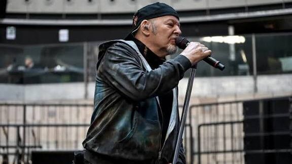 Vasco Rossi annuncia sui social un grande live a Roma per la primavera 2027 definito come "una vera e propria festa nazionale"