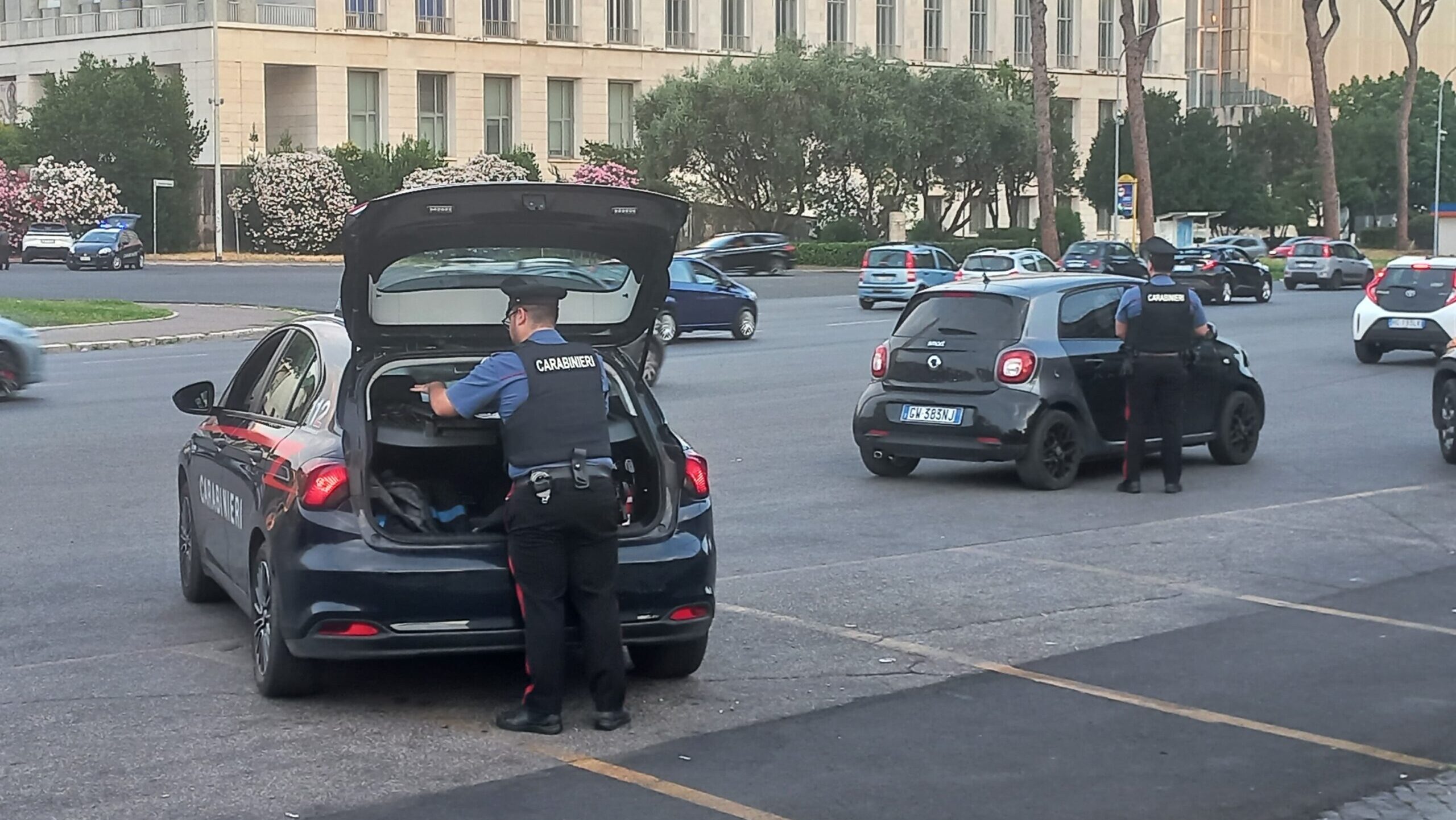 I carabinieri hanno effettuato un servizio di controllo all'Eur dove hanno arrestato due persone: i dettagli