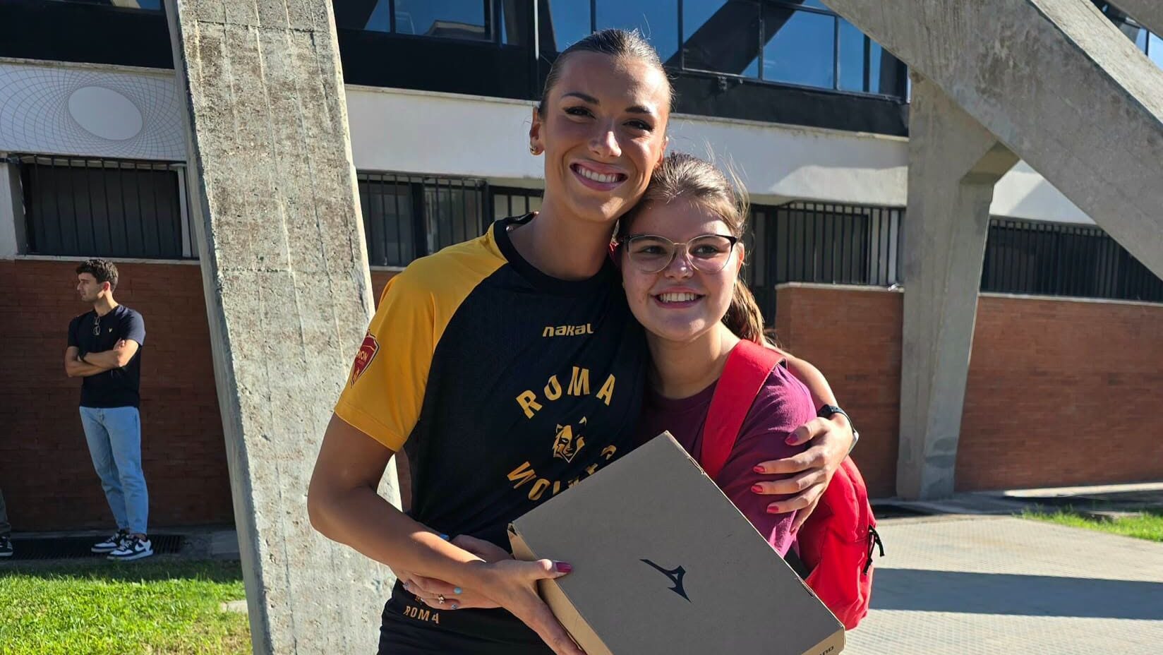 Giorgia Zannoni, libero della Roma Volley, si è resa protagonista di un bel gesto nei confronti di una giovane tifosa