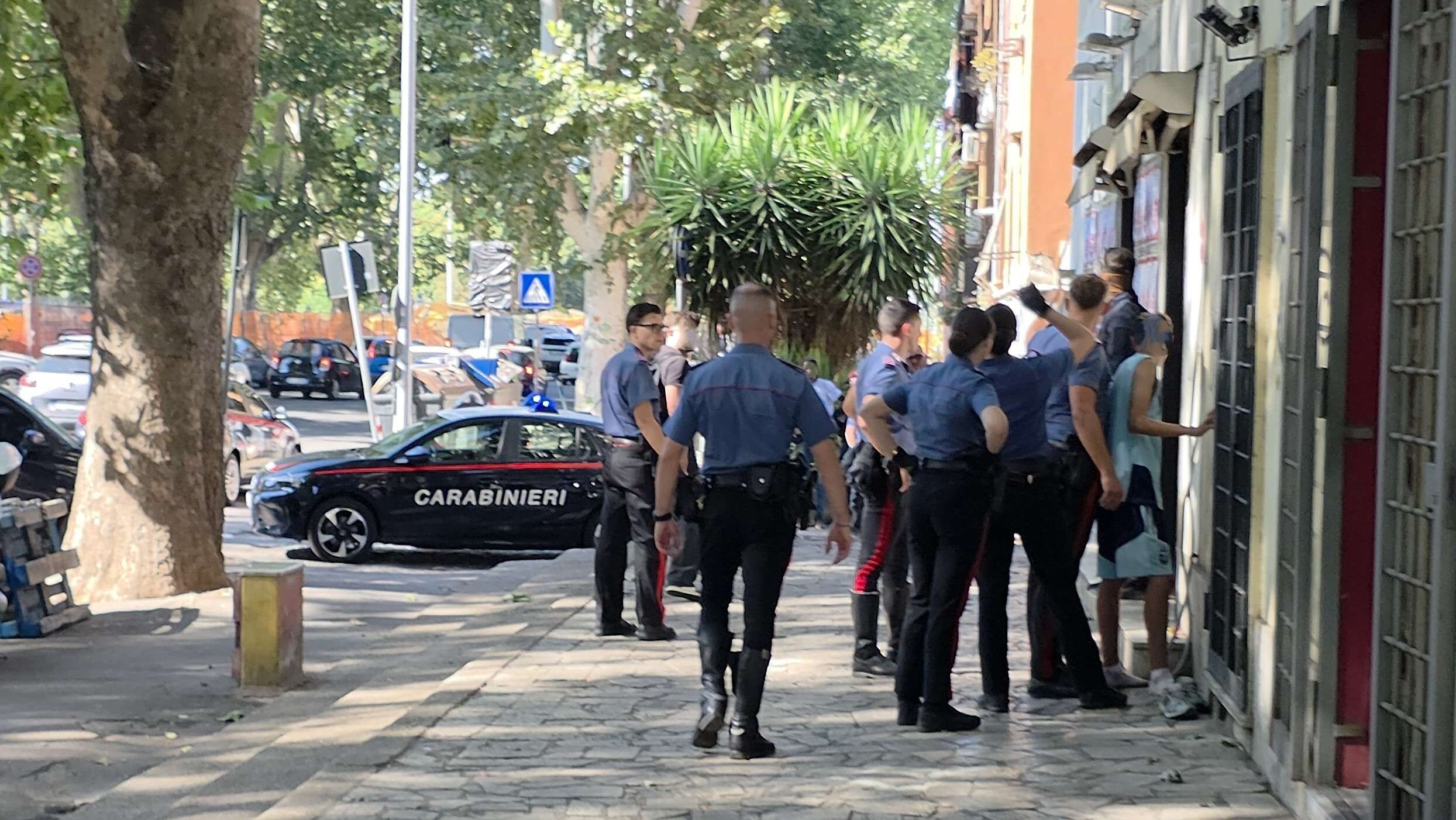 I carabinieri hanno effettuato un blitz antidroga al Quarticciolo arrestando 24 persone: i dettagli dell'operazione
