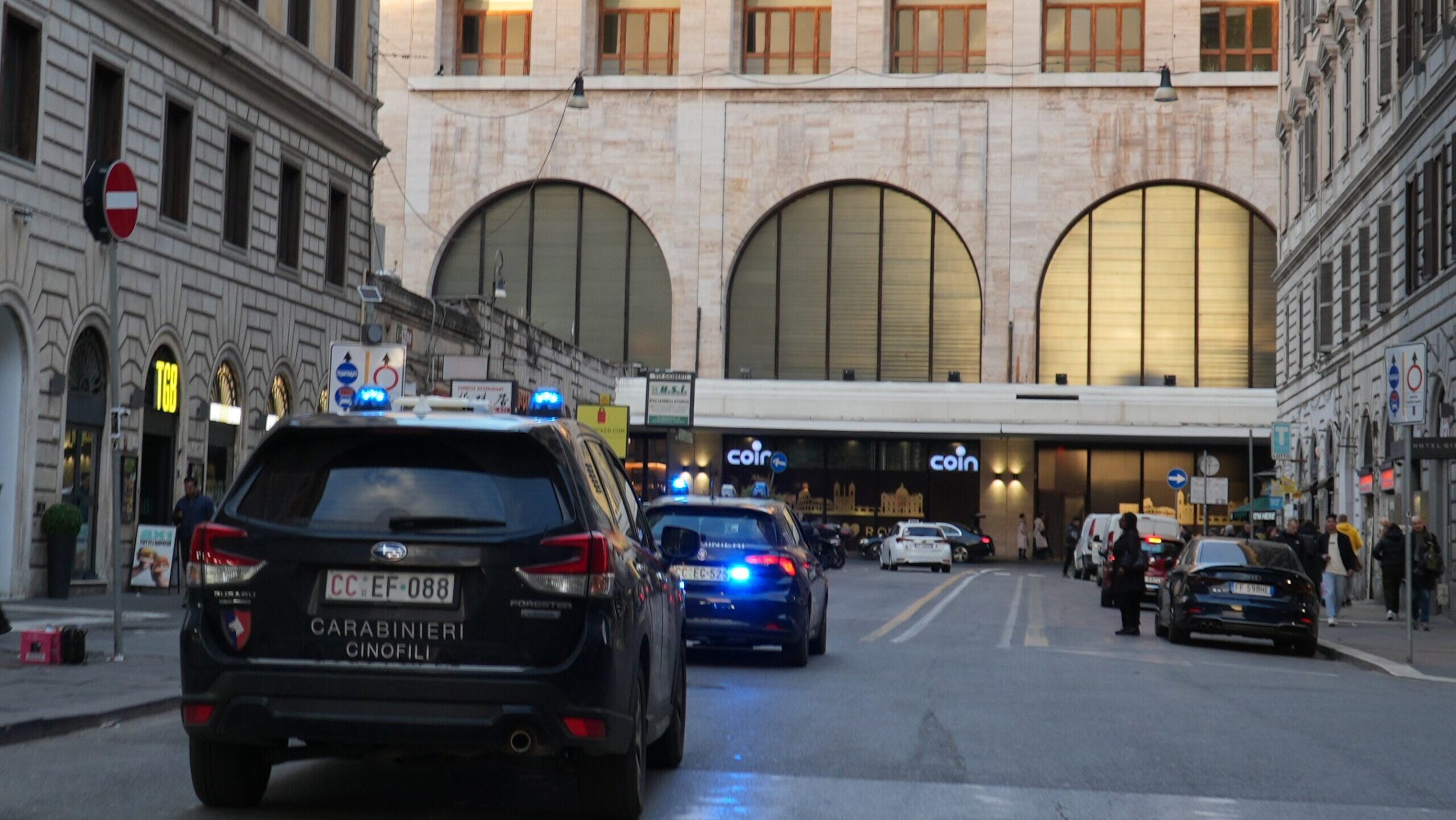 Un 26enne peruviano è stato arrestato per rapina dai carabinieri nelle vicinanze della stazione Termini di Roma