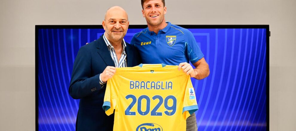 Ufficiale il rinnovo fino al 2029 tra il frosinone Calcio e Gabriele Bracaglia: è il secondo accordo ufficializzato in pochi giorni