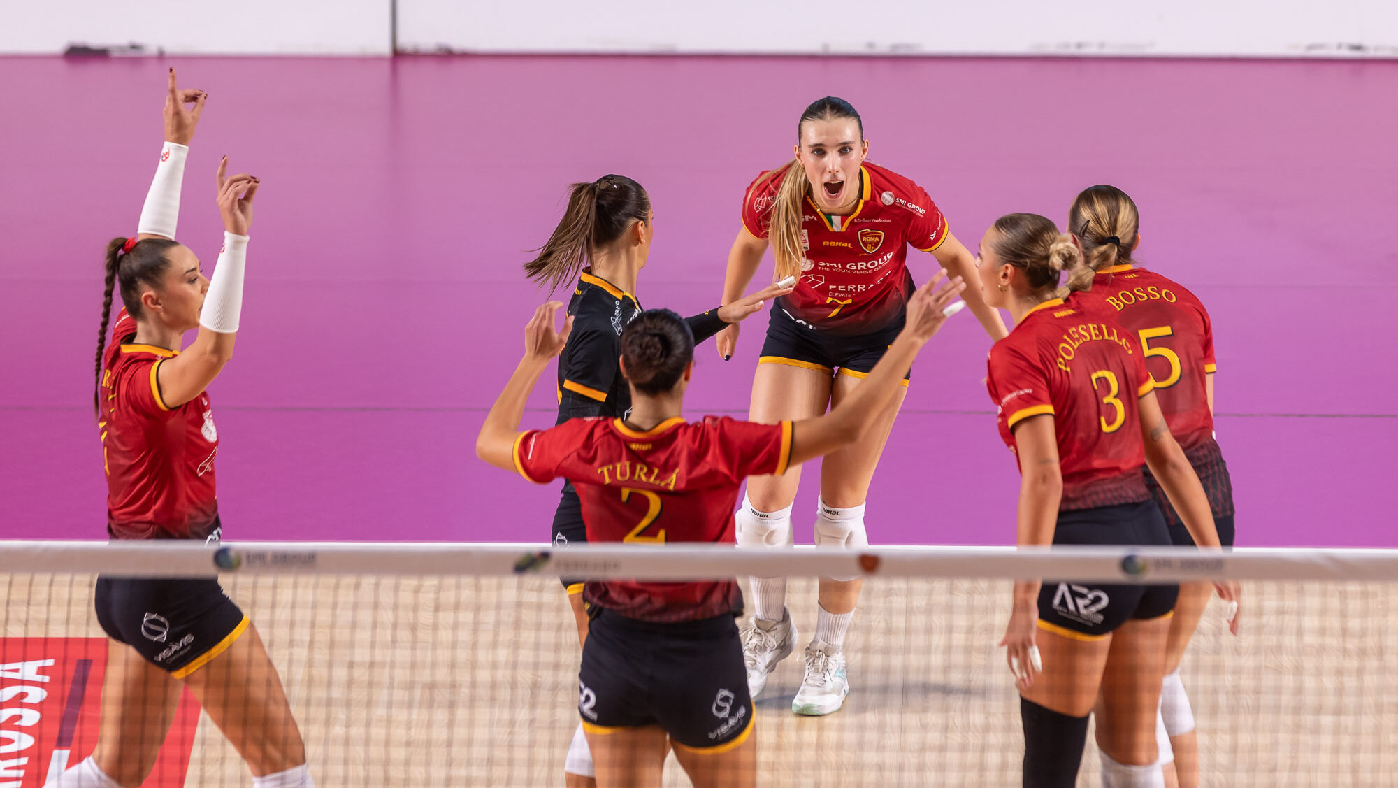 Esordio vincente in campionato per la Roma Volley che batte Messina in quattro set e con i primi 25 ounti stagionali di Nikoleta Perovic
